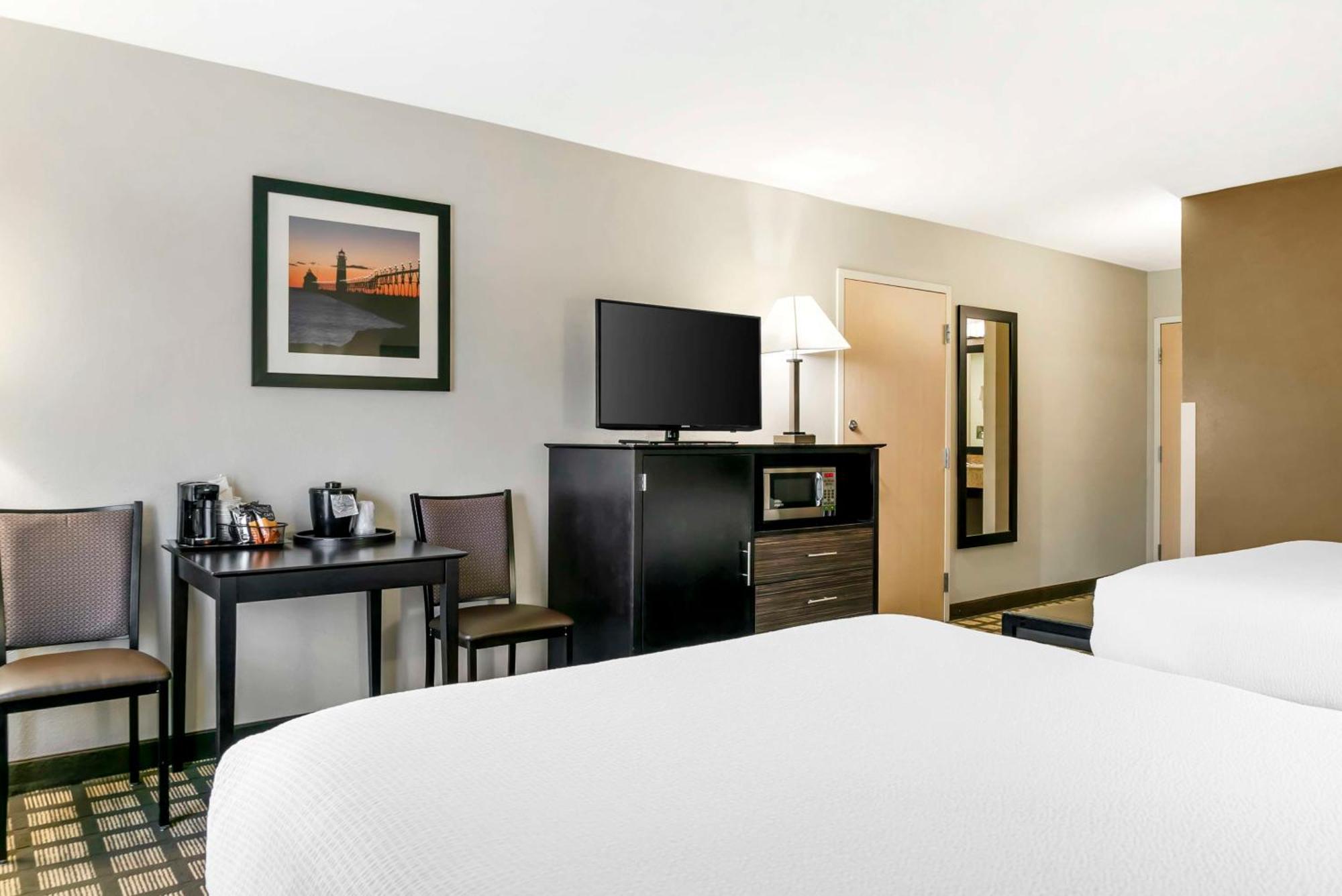 Best Western Beacon Inn Grand Haven Exteriör bild